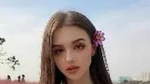 偶像丢弃粉丝赠花引粉丝泪洒现场